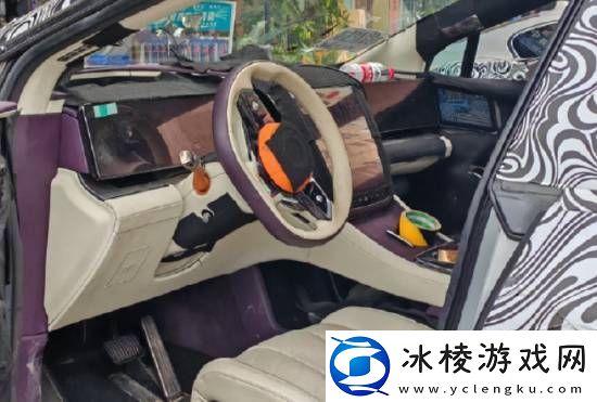 比亚迪首款百万级轿车仰望U7内饰曝光！延续U8设计