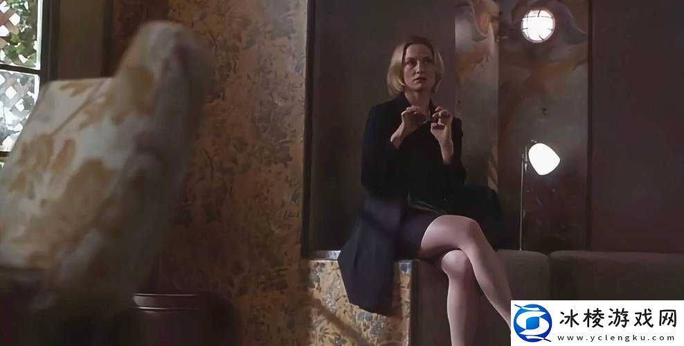 浪货趴办公桌：H 揉秘书激情电影