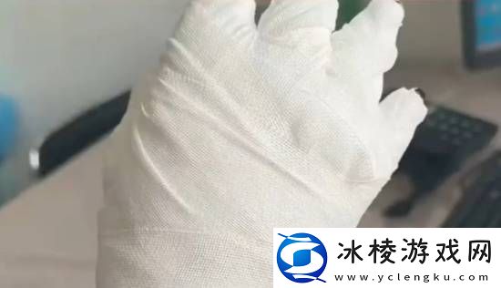 iPhone-14手机充电爆炸!女子睡觉惨遭烧伤-苹果回应