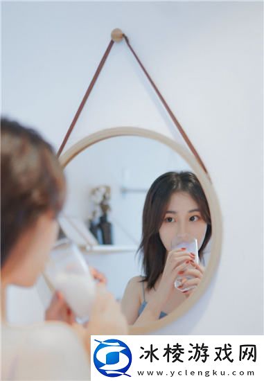 女班长被-c-扒衣服视频软件引发热议-友：社会道德底线难忍！