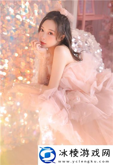 女学生被-c-扒衣服英文站曝光-友：络暴力让人震惊！