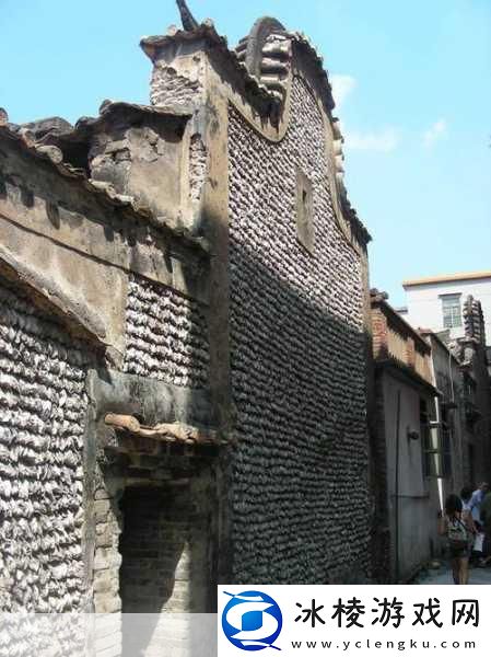 探寻独特村落-生蚝壳筑成的奇妙房屋