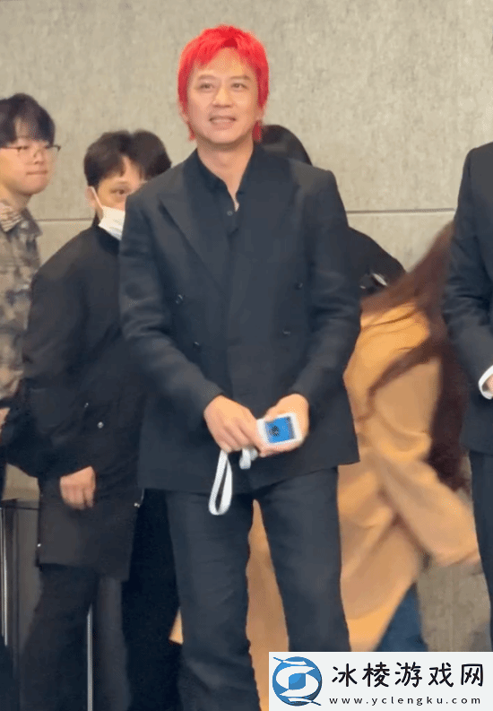 红毛邓超宣传新片胜券在握-卖力热舞APT