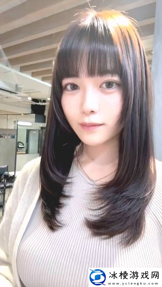 东云海发视频晒新发型-知性少女韵味十足