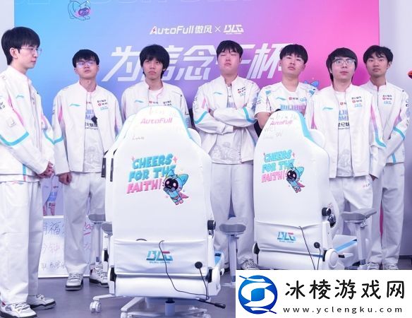 BLG战队做客抖音傲风直播间对傲风M6、傲风G7赞不停！