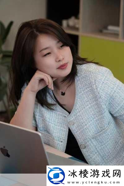 女性角色去掉小内皮肤的：1.-＂女性角色在时尚与自信中的蜕变