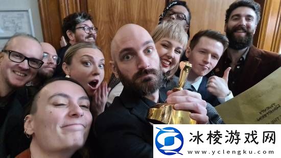 幸福工厂获年度最佳PC游戏！团队成员晒合照庆祝