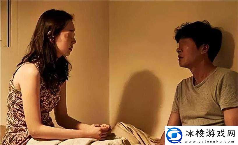 海角乱伦原创：禁忌之爱引发的伦理争议