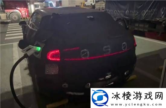 小米SUV新谍照曝光！SU7同款土星环尾灯-造型更低趴