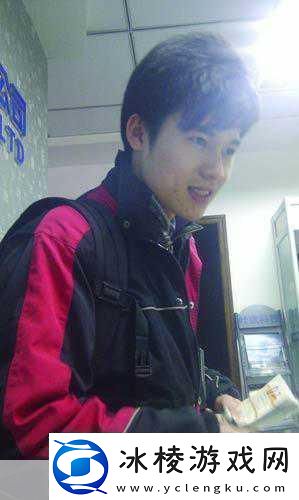 最帅快递小哥撞脸邱泽手游圈帅哥美女明星相大盘点！