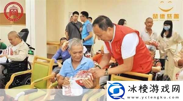 三个大学生慰问敬老院的活动目的：1.-＂关爱老人-传递温暖：大学生敬老院慰问活动