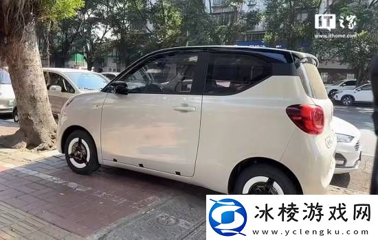 五菱宏光MINIEV三门版谍照曝光!设计Q萌可爱