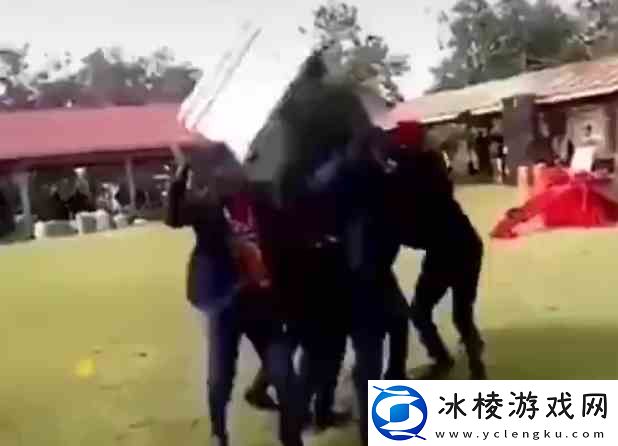 抖音黑人抬棺失败视频合集