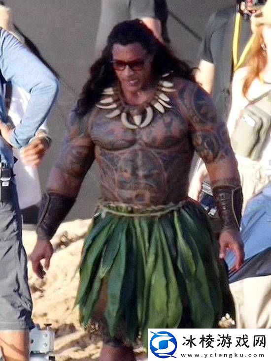 不是增肌更大了!强森承认在海洋奇缘穿了特制服装