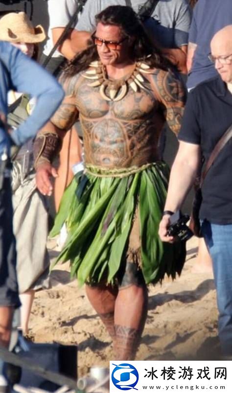 不是增肌更大了!强森承认在海洋奇缘穿了特制服装