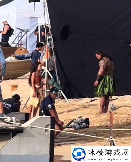 不是增肌更大了!强森承认在海洋奇缘穿了特制服装