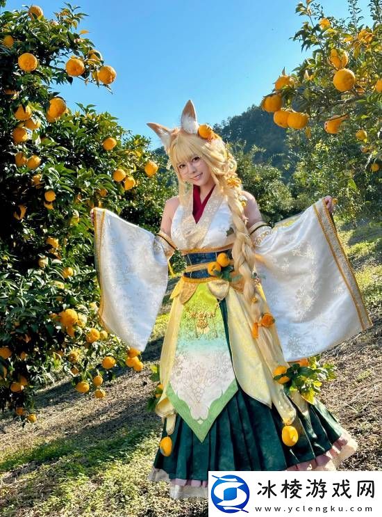 东云海社交媒体晒新照：钻进抓娃娃机要被抓走了！