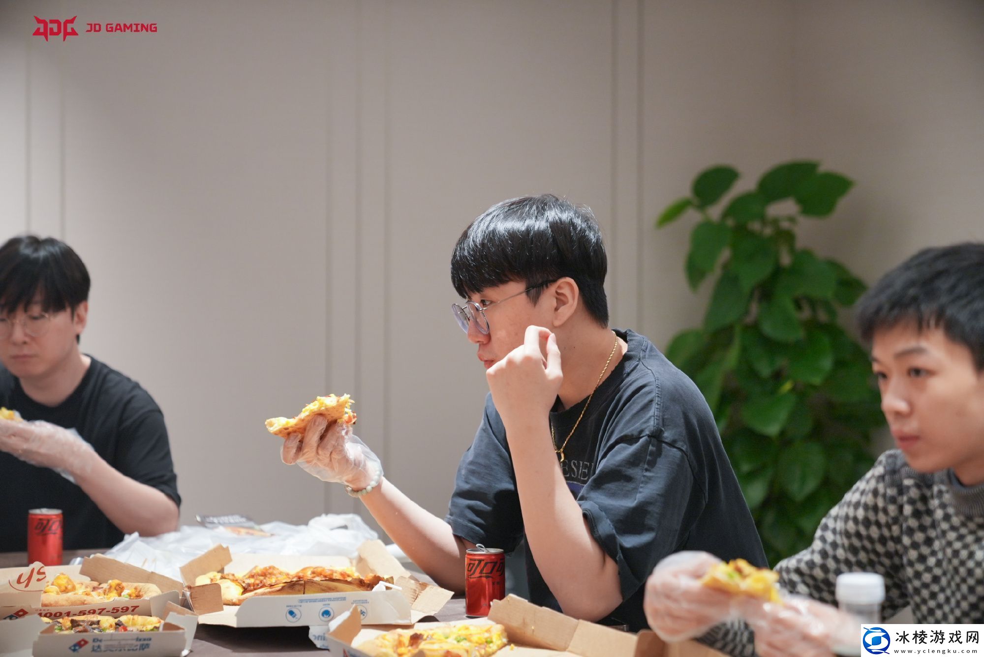 回LCK开始攻击中国