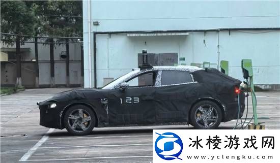 小米SUV内饰细节曝光！疑配有一体式远端带鱼屏