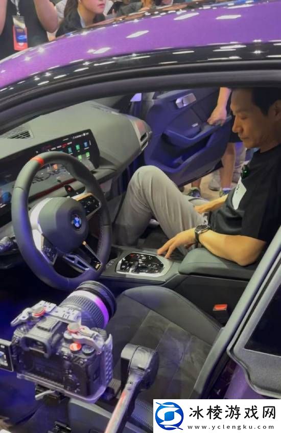 小米第三款车型谍照曝光