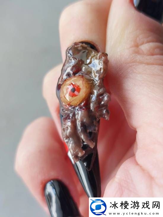 玩家打造生化危机2主题美甲