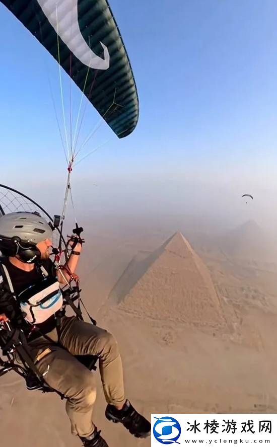 游你扯淡：金字塔顶出现一只狗-！竟是为躲避被绝育命运