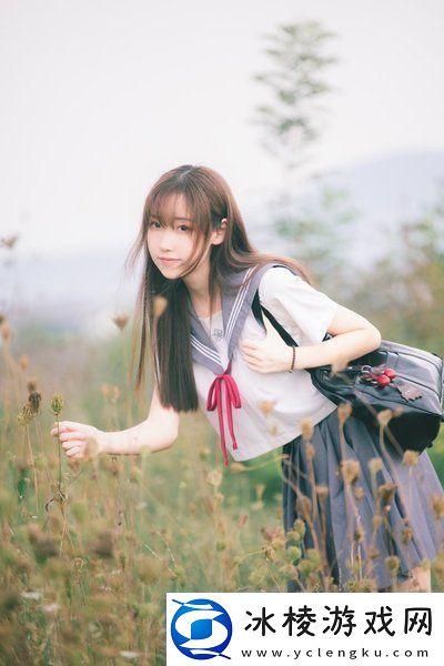 草莓香蕉榴莲丝瓜18岁可以吃吗：18岁尝试新味觉冒险-草莓香蕉榴莲丝瓜的青春故事值得一看！