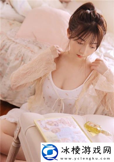 女学生被-c-扒衣服广告引发热议-友：这个广告简直让人无法理解！