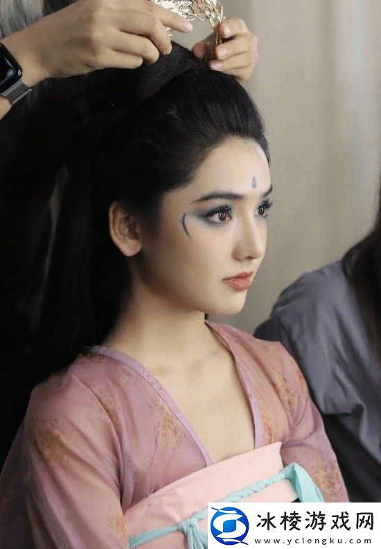 黑神话蜘蛛精二姐演员分享全新COS照知性贤惠