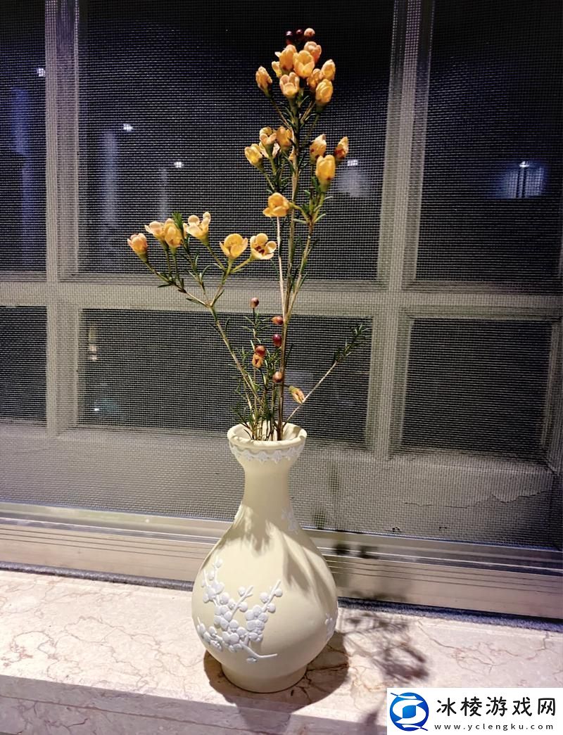 金花瓶楷梅花2网友：这款艺术品是我的心头好！