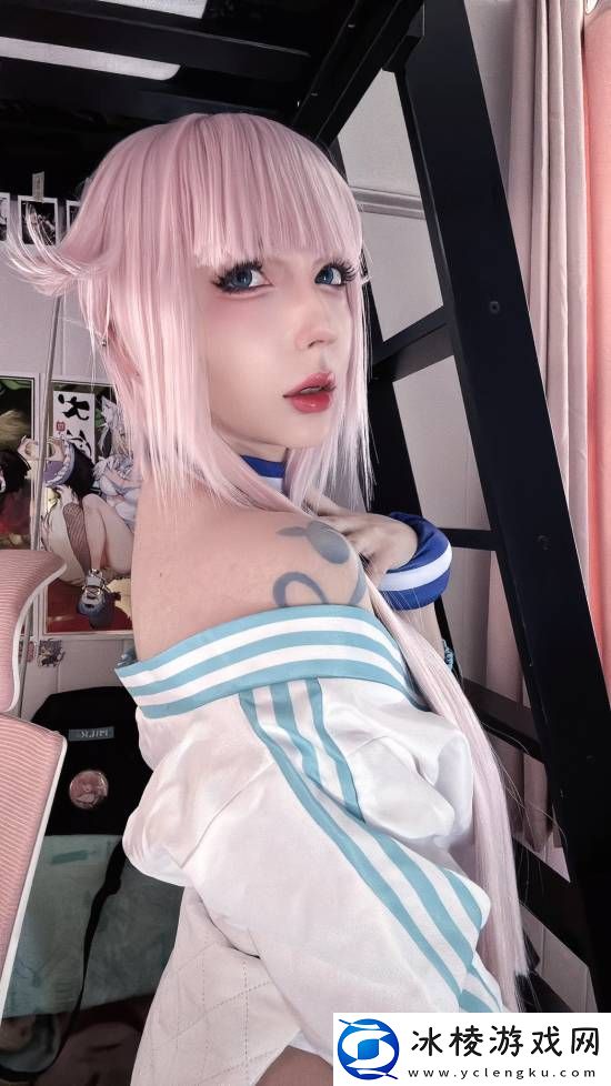 国外美女推主认证漫威争锋匕首体模