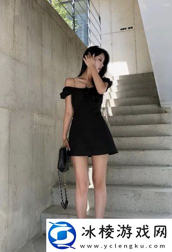 女人被c抓衣服站频频变身-友：这次又整啥幺蛾子！