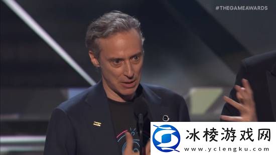 机器人获奖感言向老任致敬遭讥讽：你怎么敢