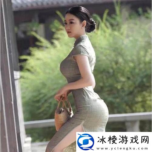 倾城之姿：91大神旗袍蜜桃臀女模的魅力探索