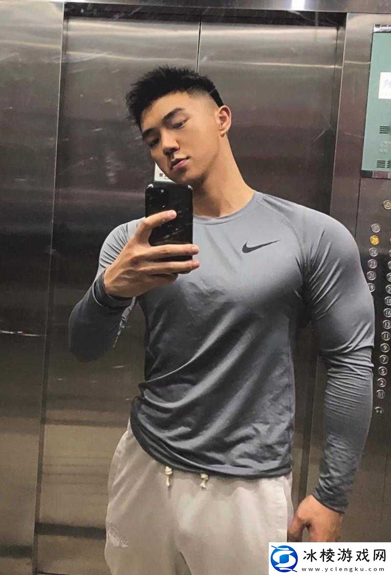 帅小伙Gary是一个非常有魅力且阳光开朗的大男孩