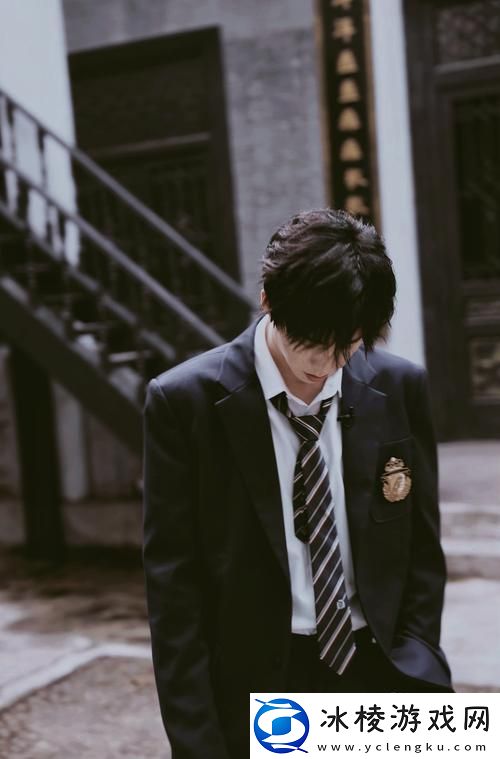 校草学长H肉1V3-友：真是太精彩了！