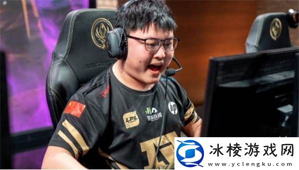 宝刀未老！Uzi时隔多年再度登顶韩服千分王者-友：复出加入IG吧！