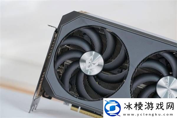 索泰RTX5070TiAMPEXTREMEINFINITY显卡图赏