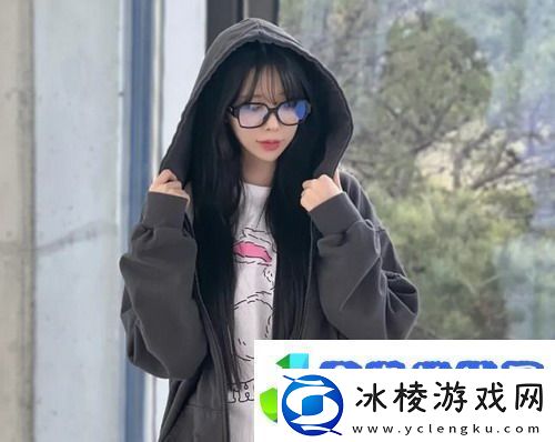 免费站在线观看人数最多的第一集引发热议-友评论：真是让我笑到肚子疼！