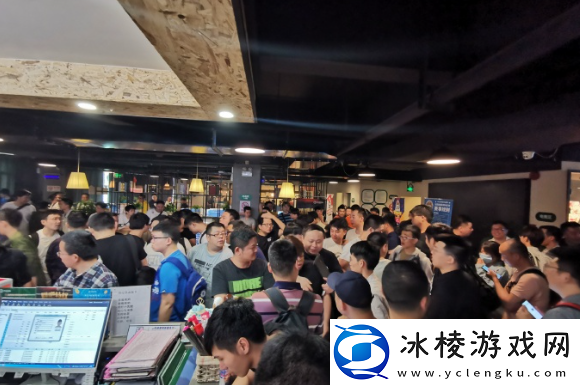 青春就在隔壁座位