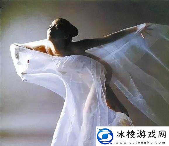 女人人体写真：这7张照片为何被称为禁忌美学