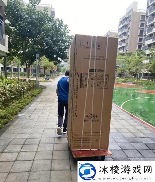 搬家工人当着老公的面改写错字：看似小事却引发的深思