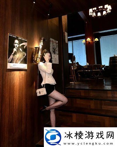 YSL蜜桃色333演绎魅力色彩网友：色调柔和妆容必备！